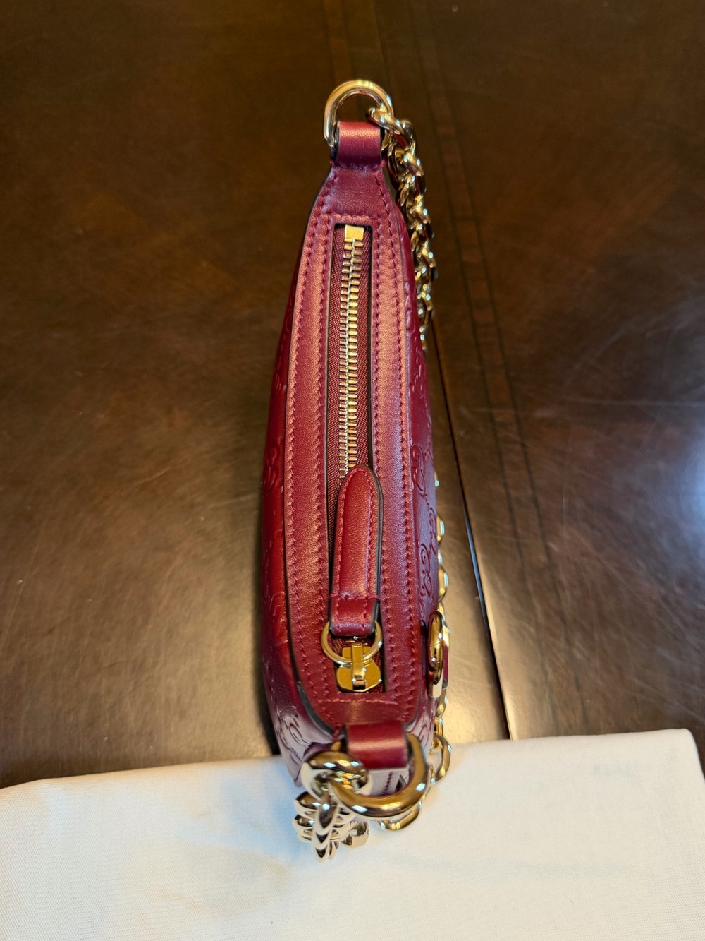 New Authentic Gucci GG Logo Embossed Leather Shoulder Bag Burgundy - Picture 5 of 15
